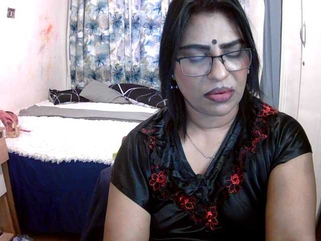 indiandelight001 live cam on BongaCams