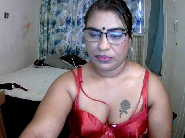 indiandelight001 live cam on BongaCams