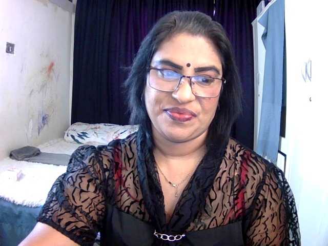 indiandelight001 live cam preview