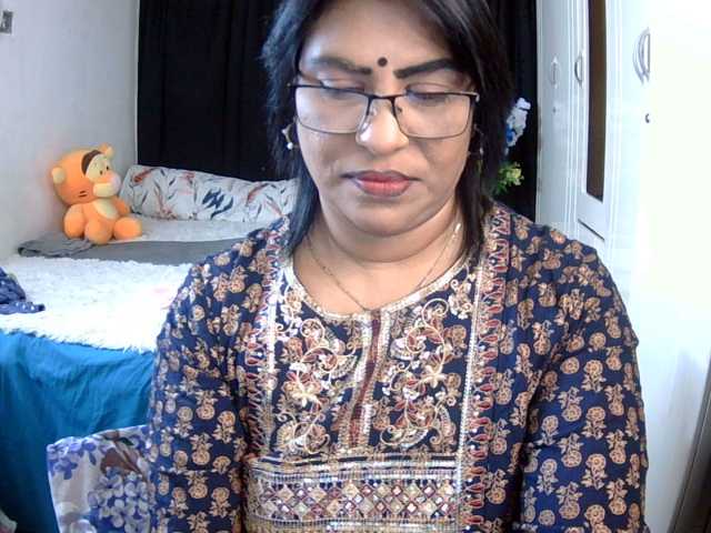 indiandelight001 live cam on BongaCams