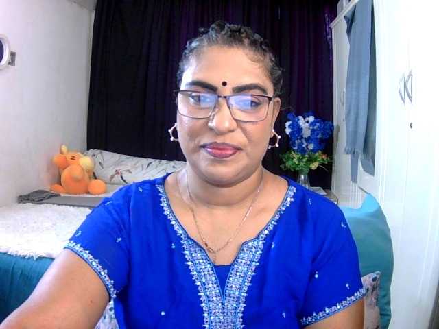 indiandelight001 live cam on BongaCams