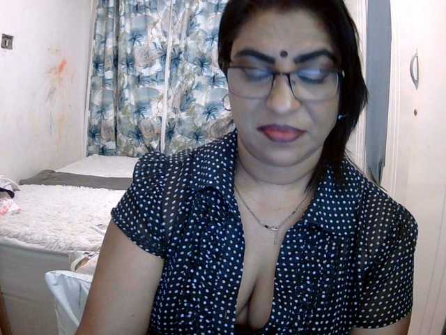 indiandelight001 live cam on BongaCams
