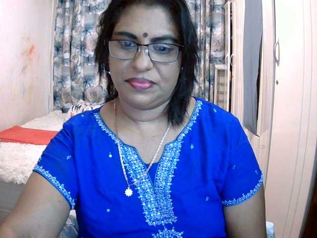 indiandelight001 live cam on BongaCams