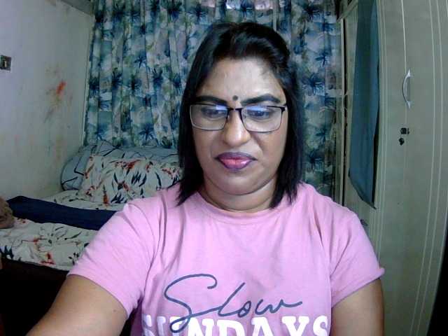 indiandelight001 live cam on BongaCams
