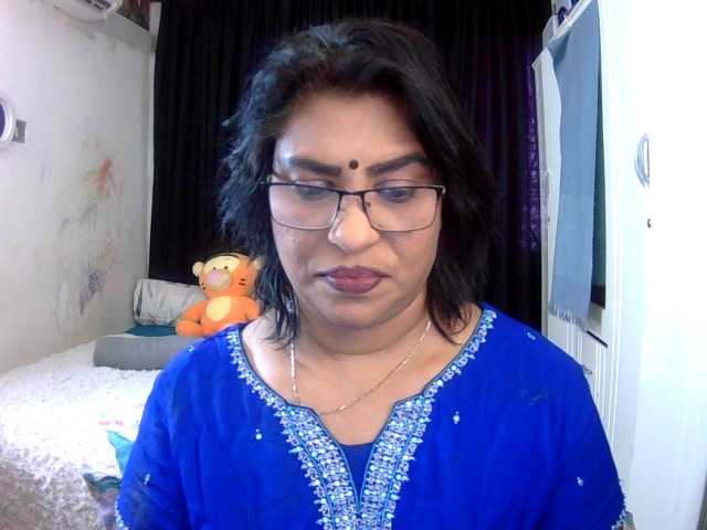 indiandelight001 live cam on BongaCams
