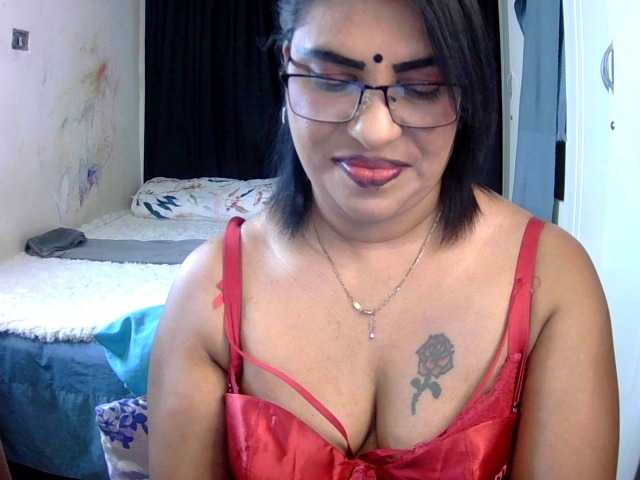 indiandelight001 live cam on BongaCams