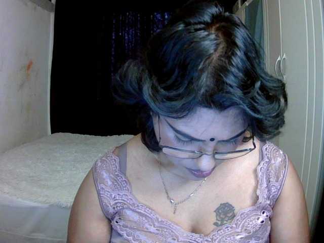 indiandelight001 live cam on BongaCams