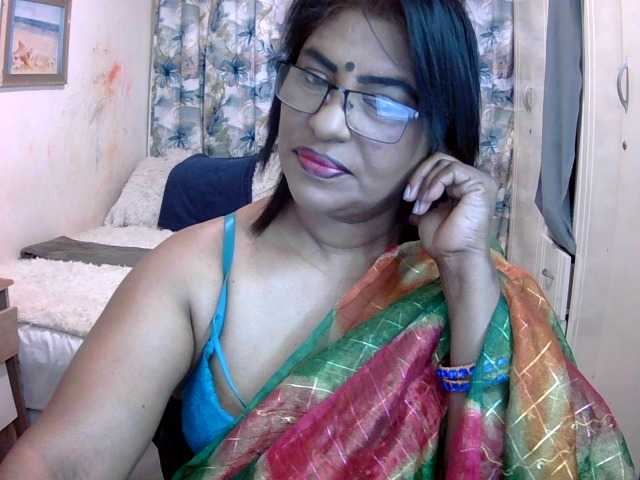 indiandelight001 live cam on BongaCams