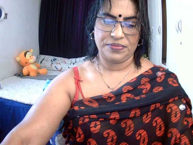 indiandelight001 live cam preview