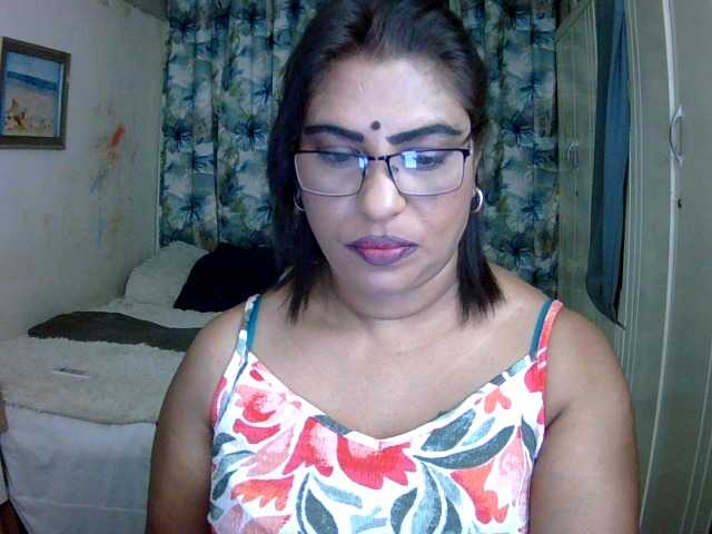 indiandelight001 live cam on BongaCams