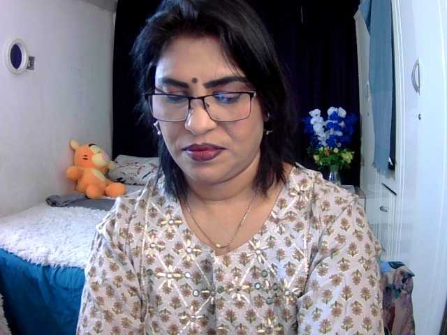 indiandelight001 live cam on BongaCams
