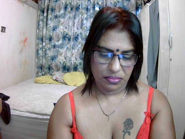 indiandelight001 live cam on BongaCams