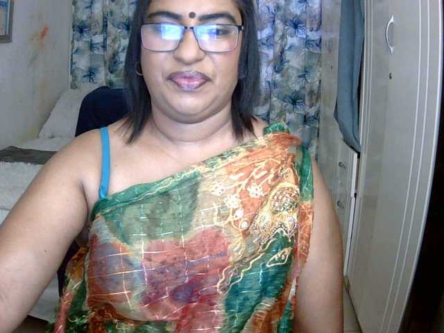 indiandelight001 live cam on BongaCams