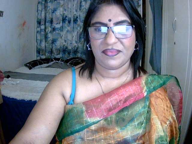 indiandelight001 live cam on BongaCams