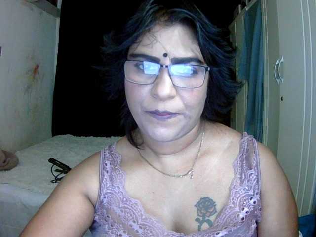 indiandelight001 live cam on BongaCams