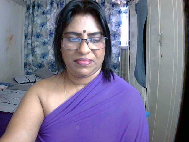 indiandelight001 live cam on BongaCams
