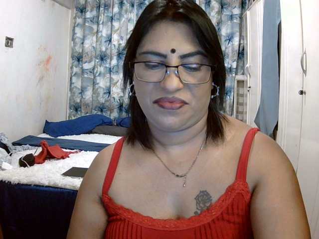 indiandelight001 live cam on BongaCams