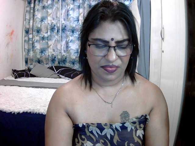 indiandelight001 live cam on BongaCams