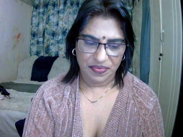 indiandelight001 live cam on BongaCams
