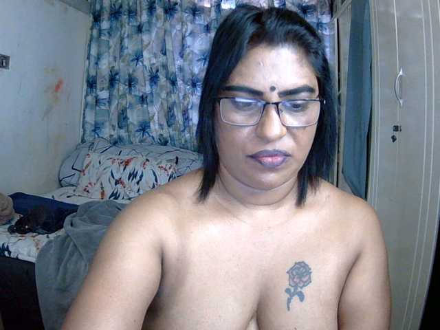 indiandelight001 live cam on BongaCams