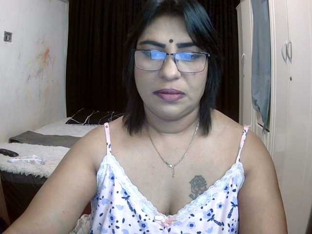 indiandelight001 live cam on BongaCams