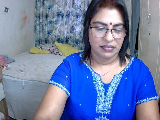 indiandelight001 live cam on BongaCams