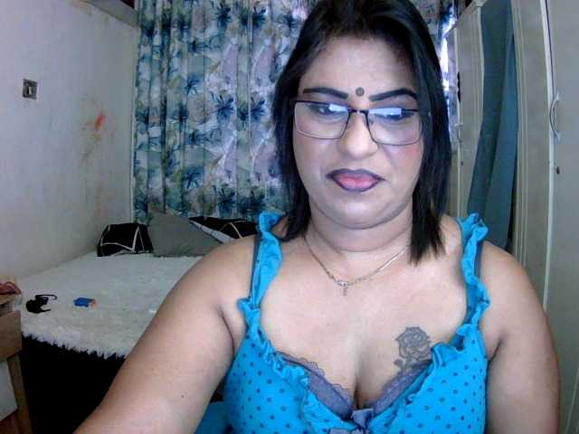 indiandelight001 live cam on BongaCams