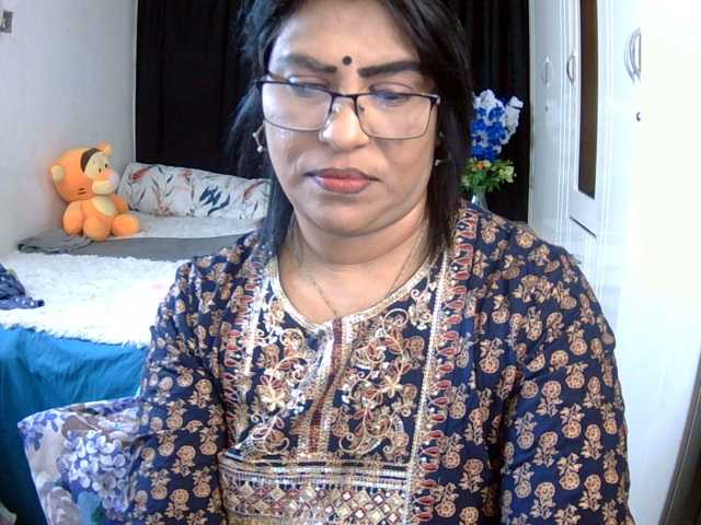 indiandelight001 live cam on BongaCams