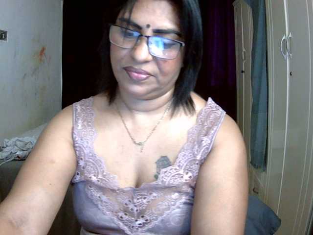 indiandelight001 live cam on BongaCams