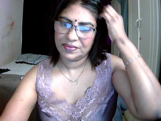 indiandelight001 live cam on BongaCams