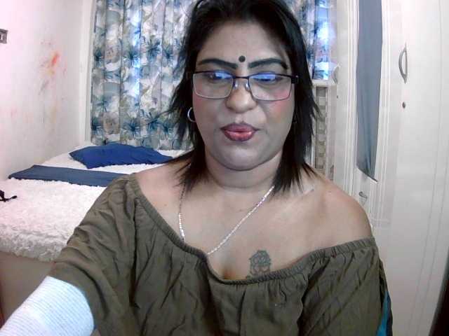 indiandelight001 live cam on BongaCams