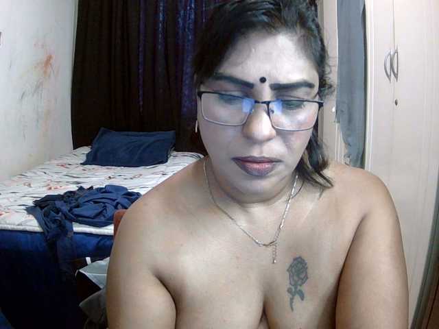 indiandelight001 live cam preview