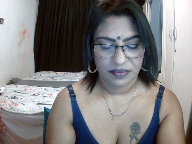 indiandelight001 live cam on BongaCams