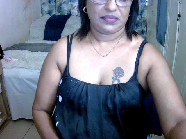 indiandelight001 live cam on BongaCams