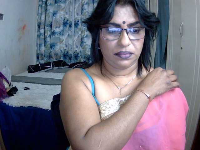 indiandelight001 live cam on BongaCams