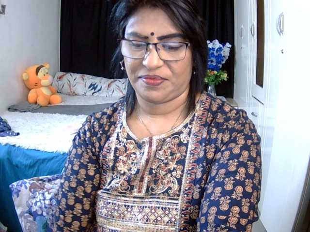 indiandelight001 live cam on BongaCams