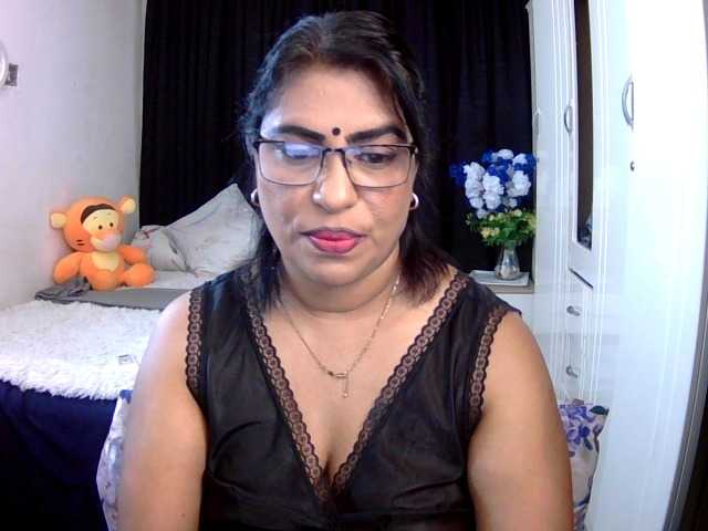 indiandelight001 live cam on BongaCams