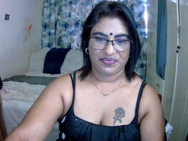 indiandelight001 live cam on BongaCams
