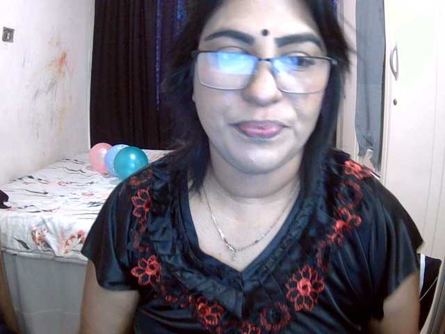 indiandelight001 live cam on BongaCams