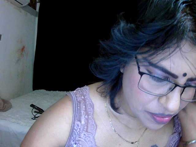 indiandelight001 live cam on BongaCams