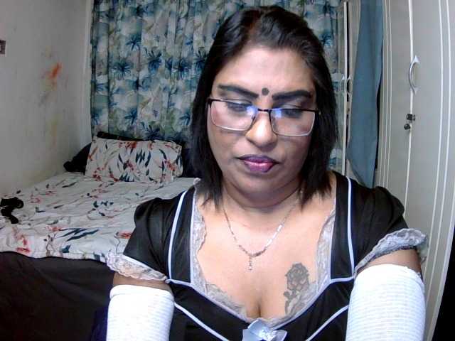 indiandelight001 live cam on BongaCams