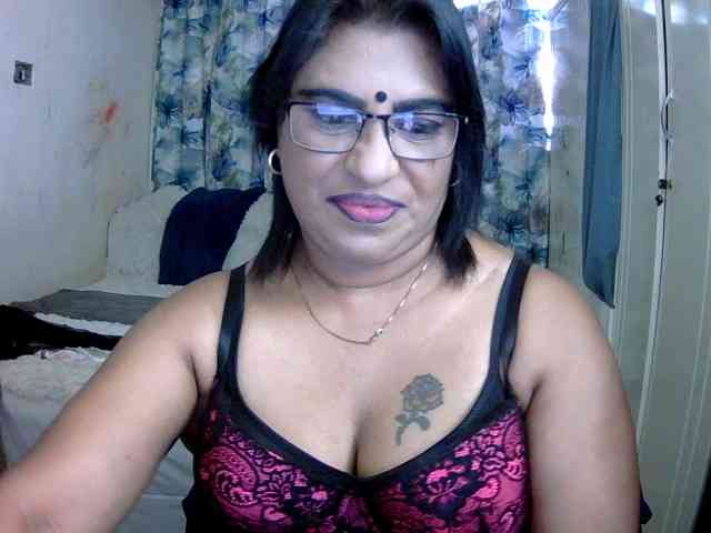 Indiandelight001's cam show statistics and live stream