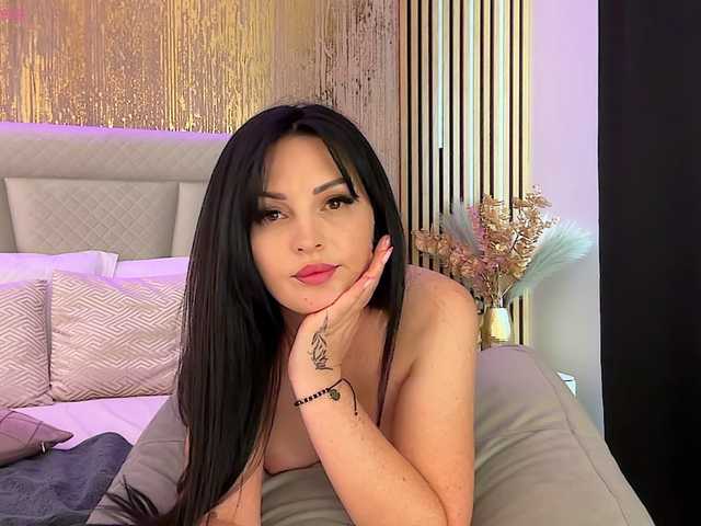 lovecoryna live cam on BongaCams