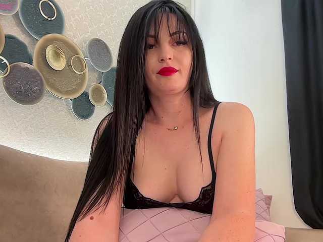 lovecoryna live cam on BongaCams