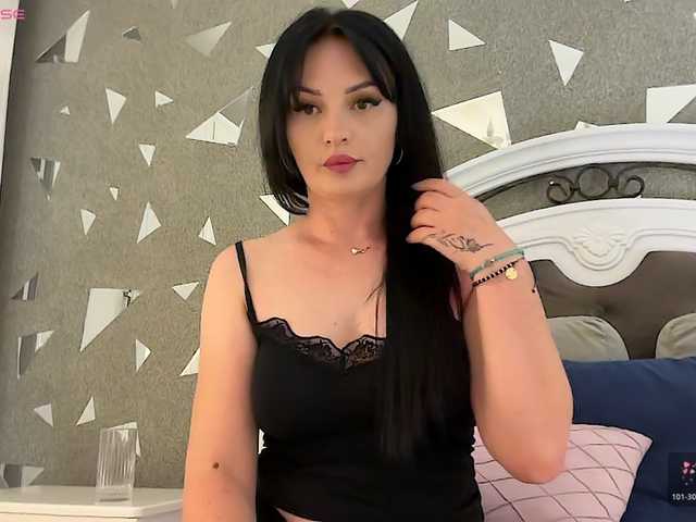 lovecoryna live cam on BongaCams