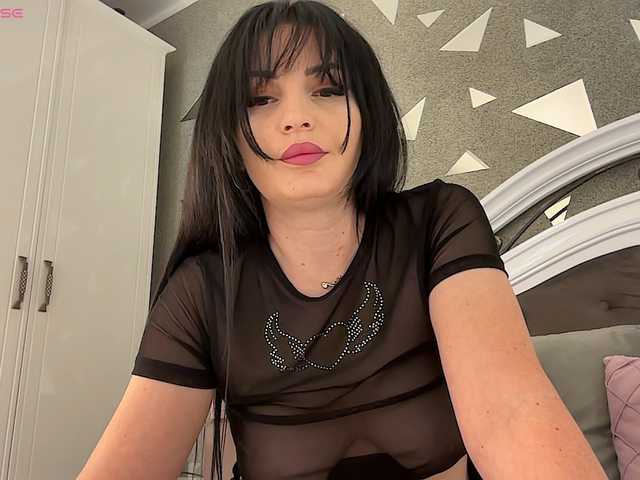 lovecoryna live webcam show