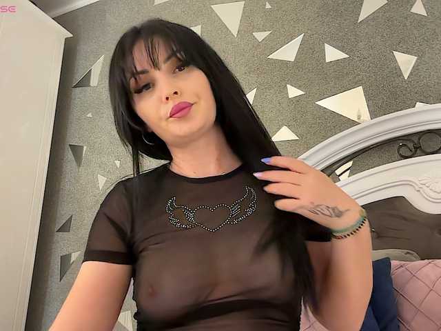 lovecoryna live webcam show
