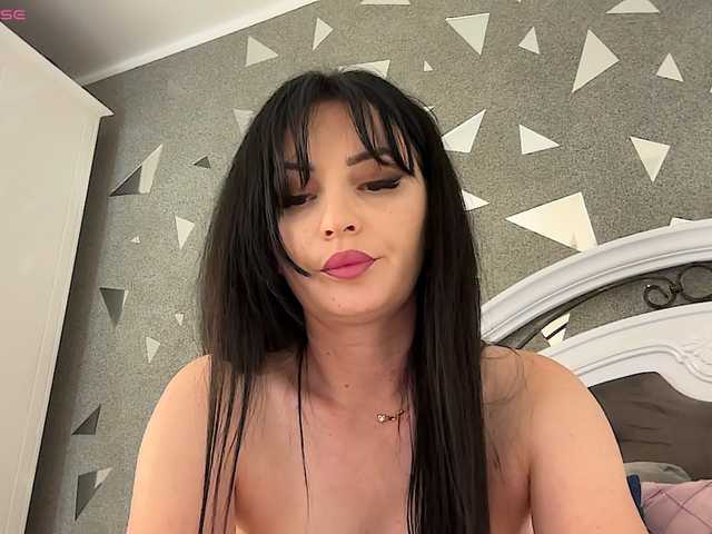 lovecoryna live cam on BongaCams