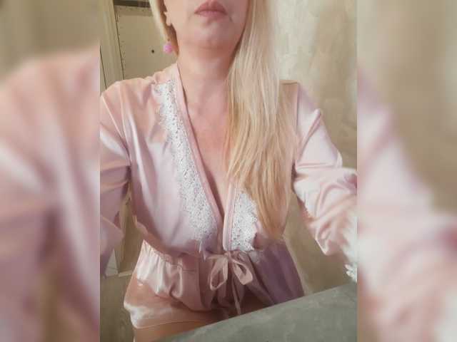YourSweetMilf live cam preview
