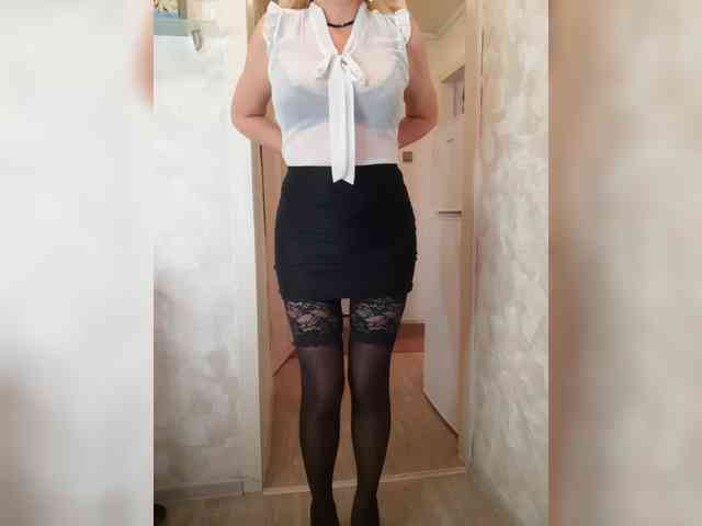 YourSweetMilf webcam